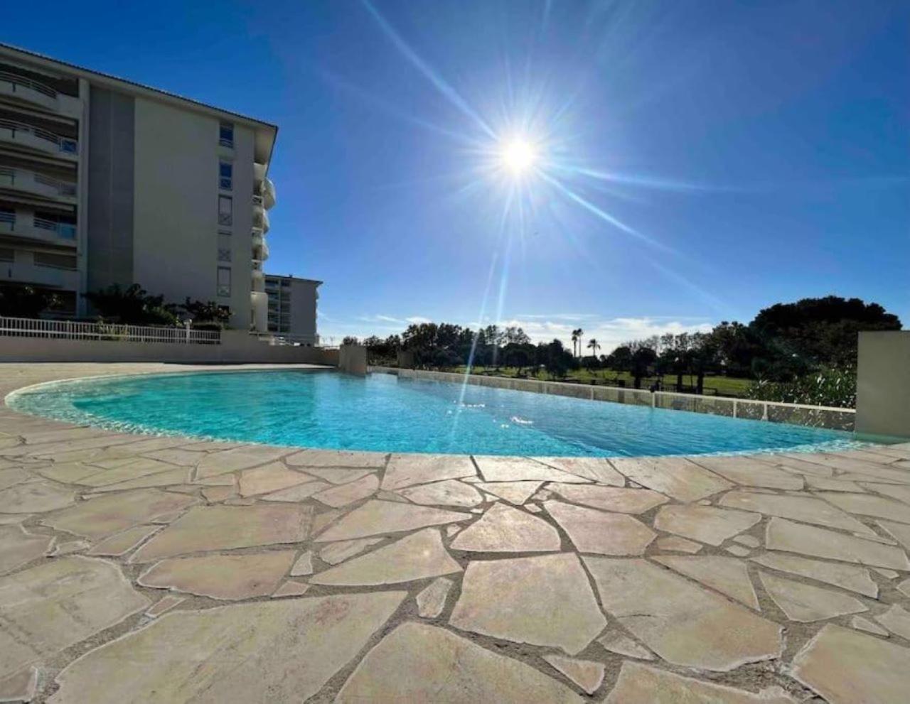 Il Gioiello : Apt 2 Pers, Clim, Piscine, Parking Antibes Eksteriør billede